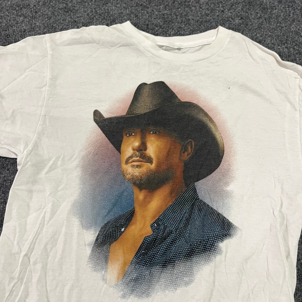 Tim McGraw T-Shirt Mens Size Medium White Concert Tour Graphic Short Sleeve Tee